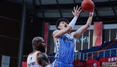 <b>篮球现场直播在哪里能看就在抓饭体育app：CBA常规赛北京胜吉林</b>